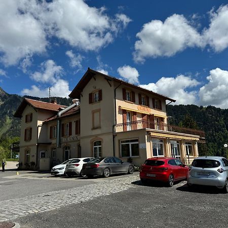Buffet De La Gare Hotel Montreux Exterior foto